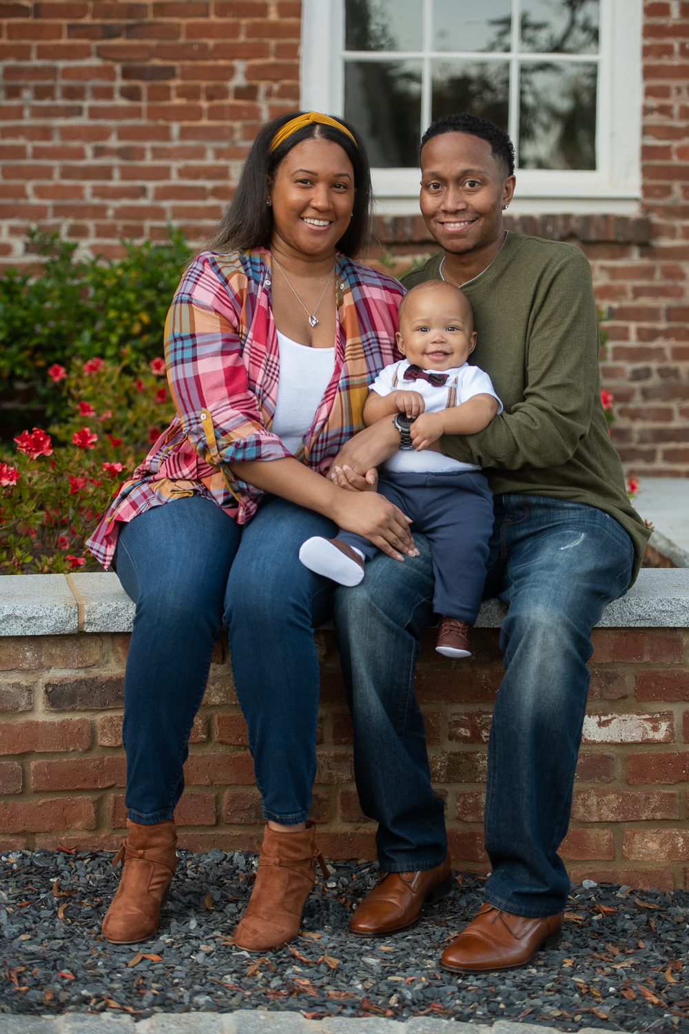 happy family with Roswell family photographer