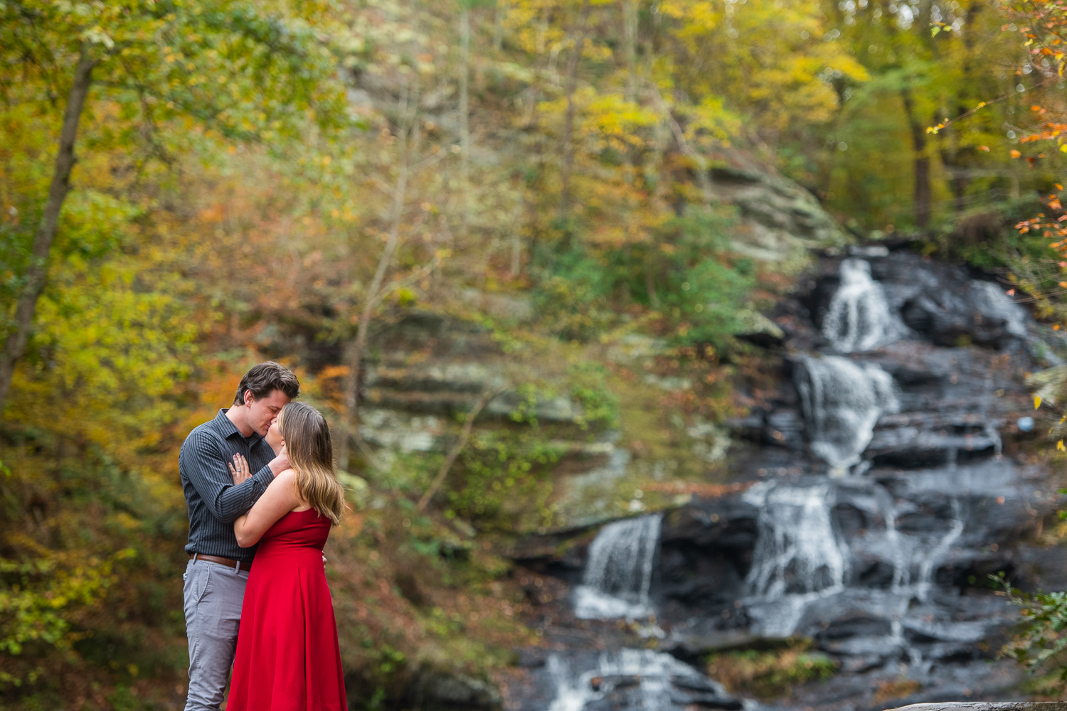 north Georgia waterfall engagement picture