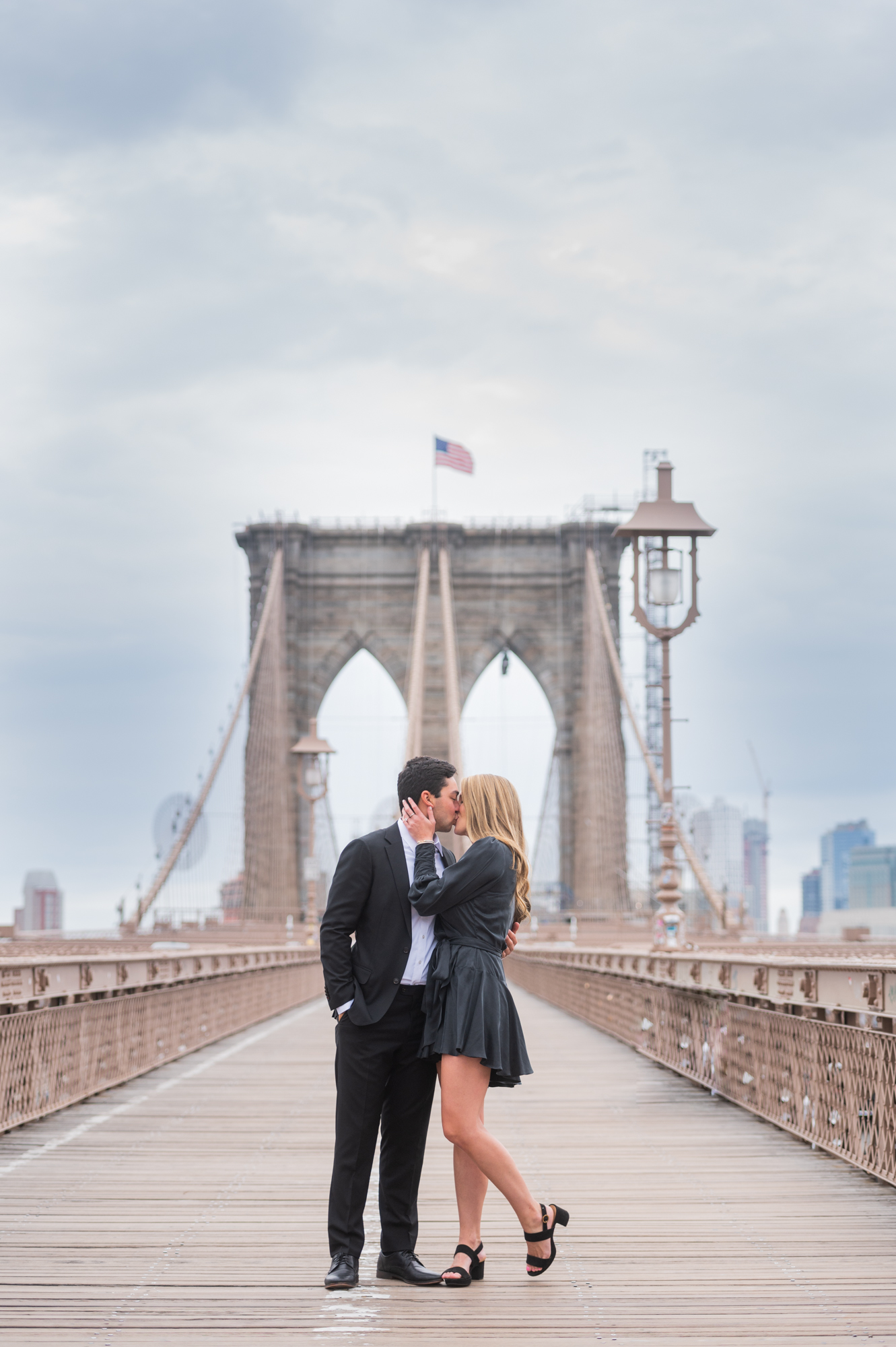 kissing on the Brooklyn Bridge